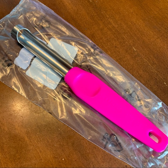 Tupperware Other - Tupperware EasyLogics Apple Corer